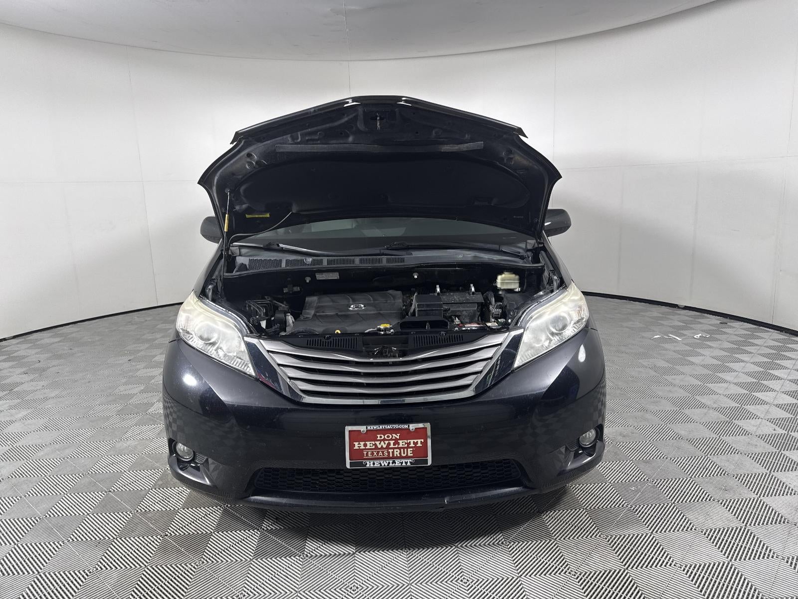 2015 Toyota Sienna XLE 8 Passenger