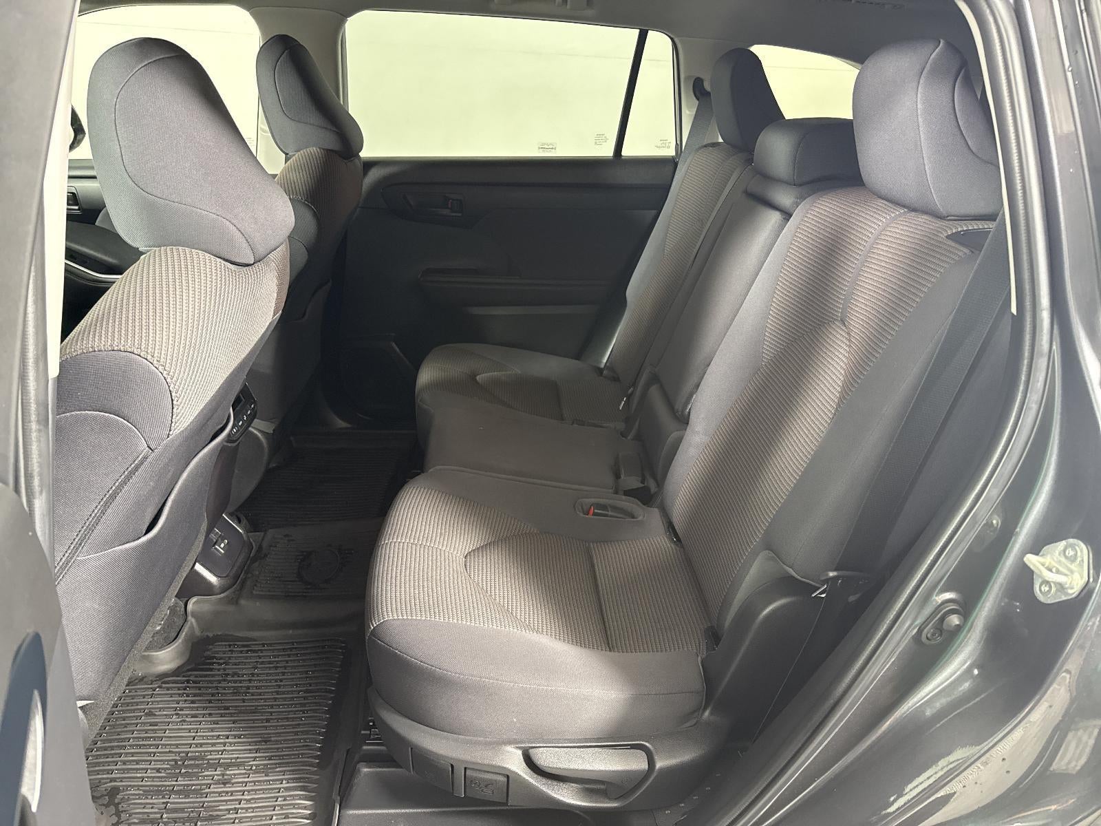 2022 Toyota Highlander LE