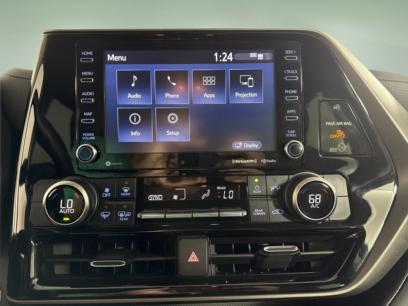 2022 Toyota Highlander LE