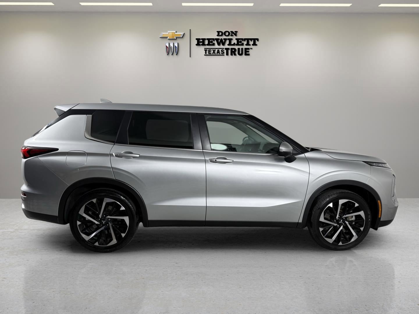 2022 Mitsubishi Outlander SE
