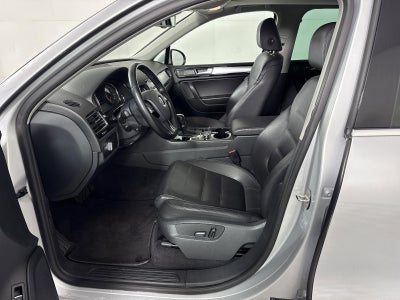 2013 Volkswagen Touareg Sport