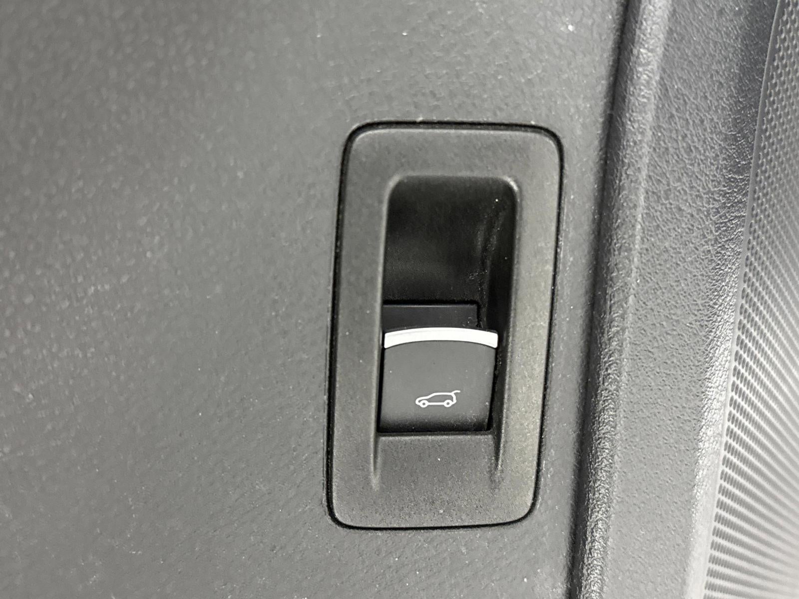 2013 Volkswagen Touareg Sport