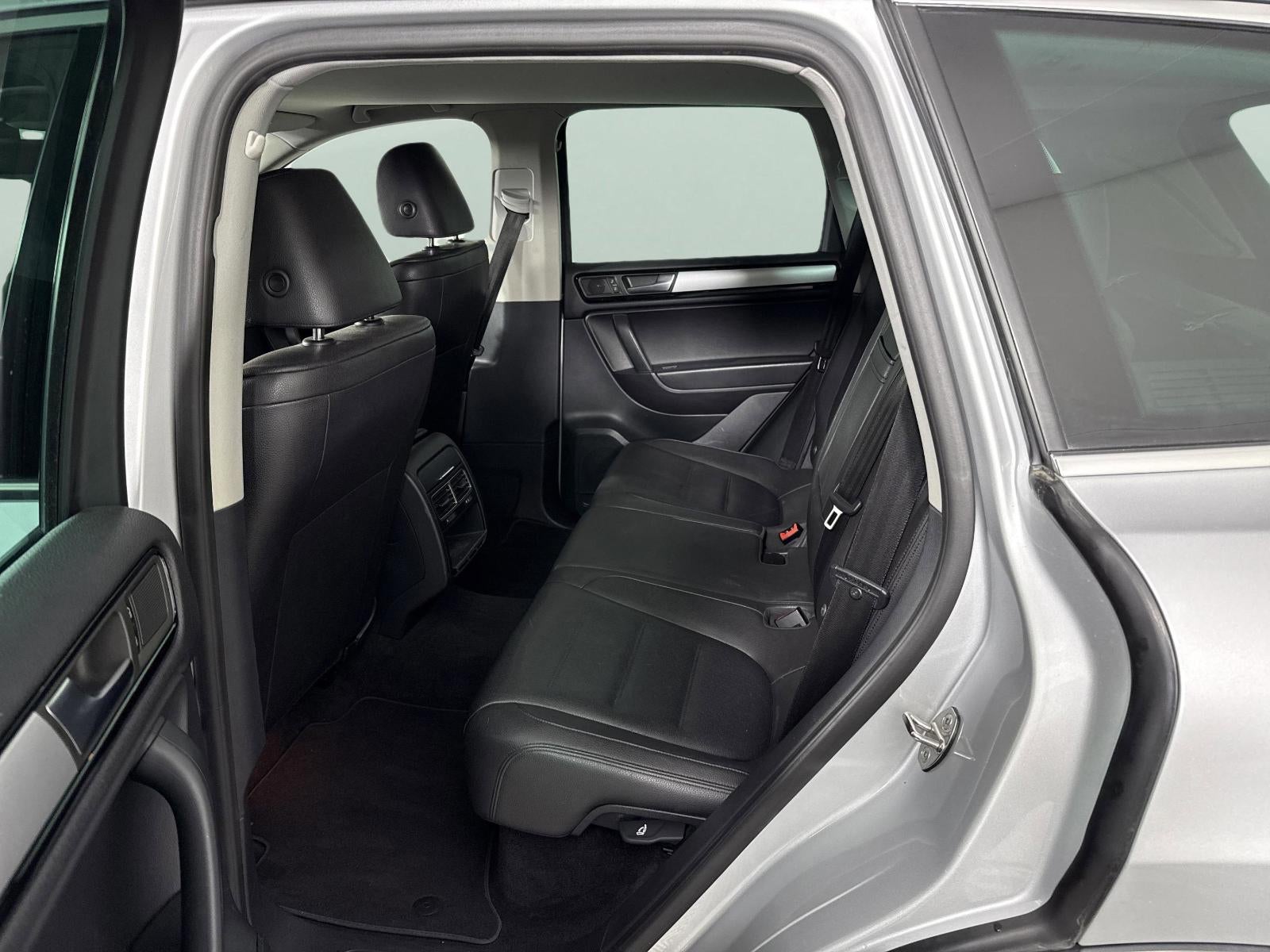 2013 Volkswagen Touareg Sport