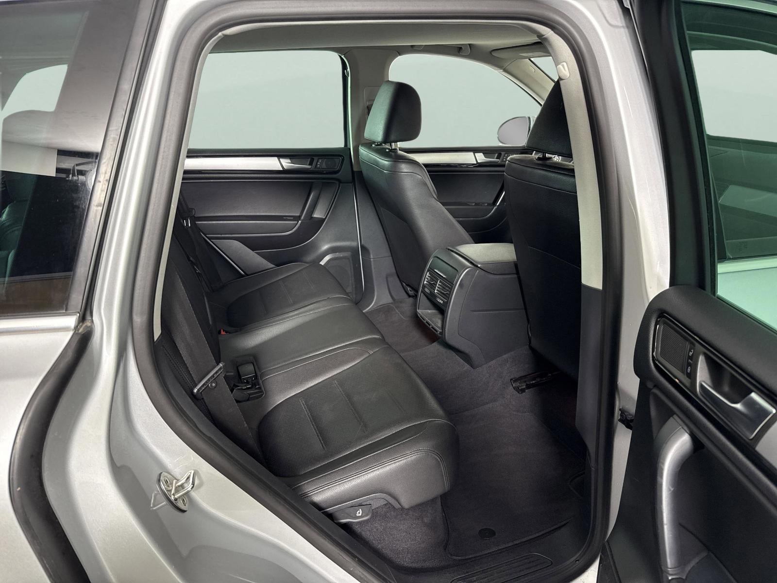 2013 Volkswagen Touareg Sport