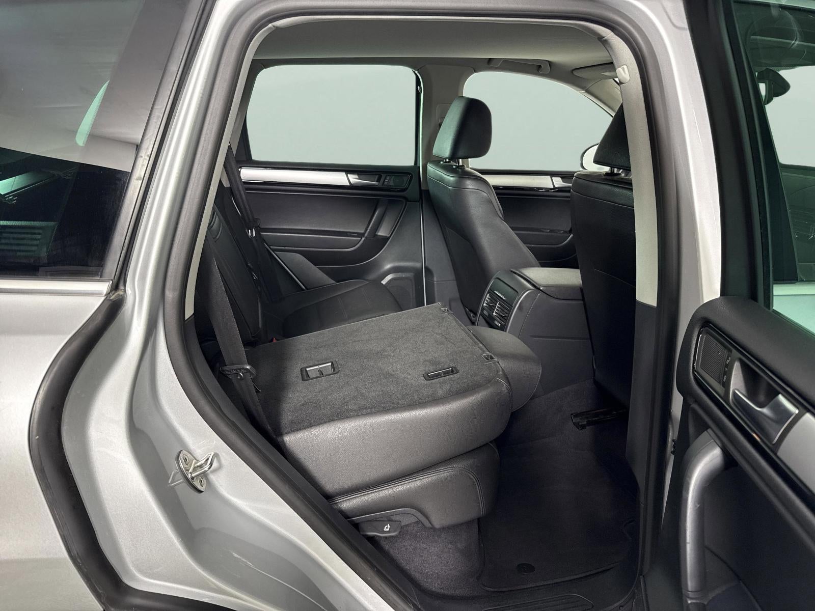 2013 Volkswagen Touareg Sport