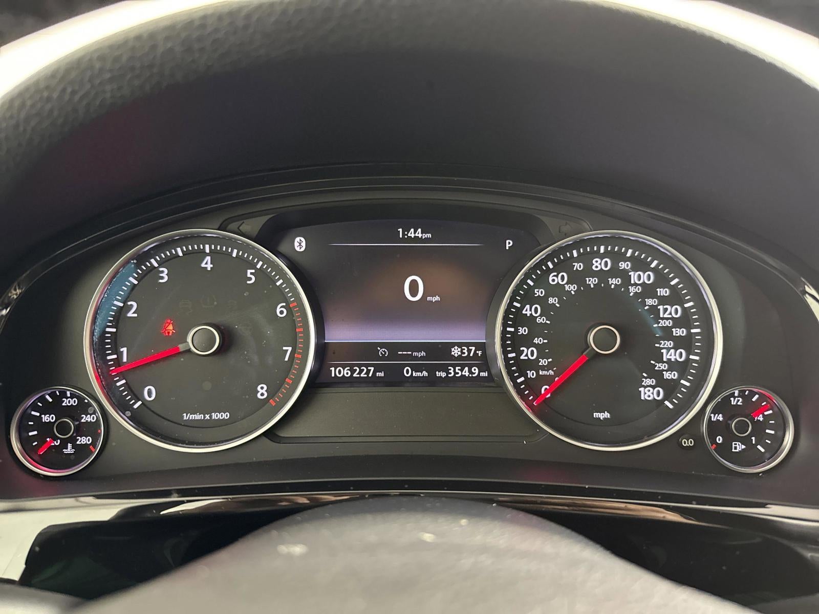 2013 Volkswagen Touareg Sport