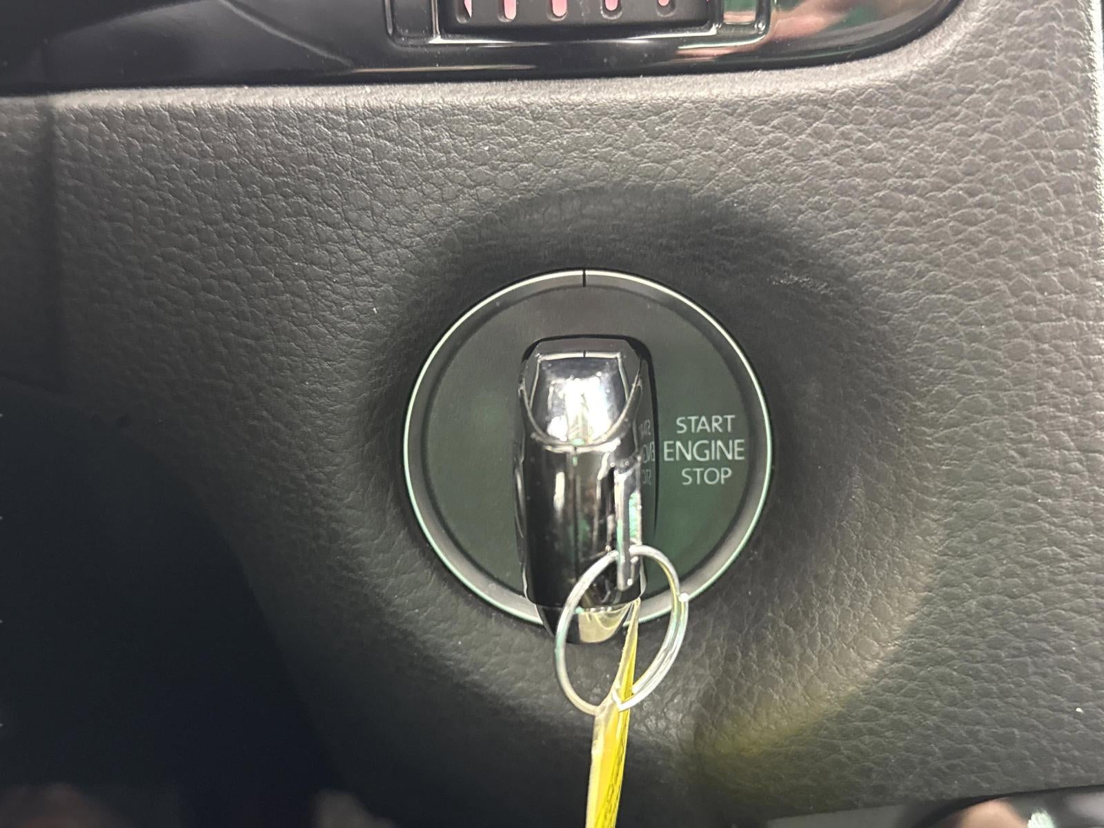 2013 Volkswagen Touareg Sport