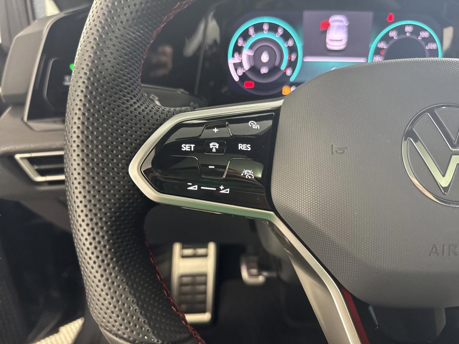 2024 Volkswagen Golf GTI 380 SE