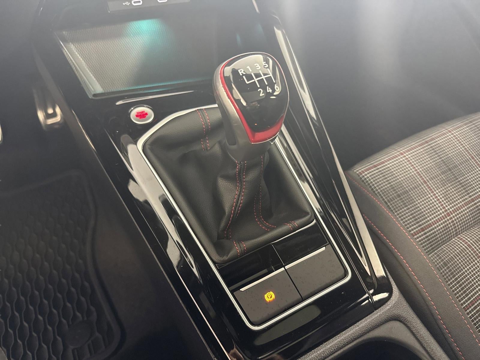 2024 Volkswagen Golf GTI 380 SE