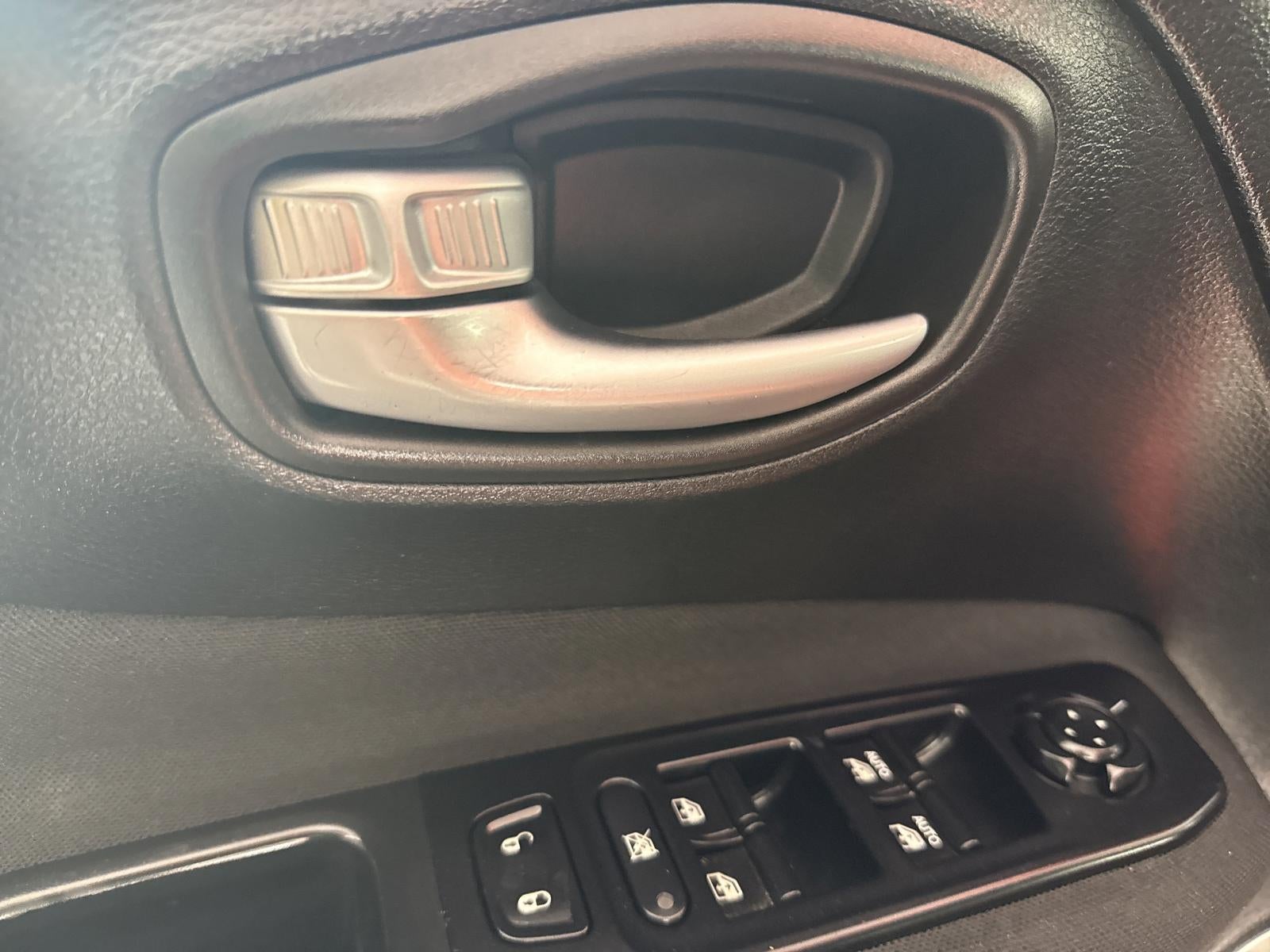 2019 Jeep Renegade Latitude FWD